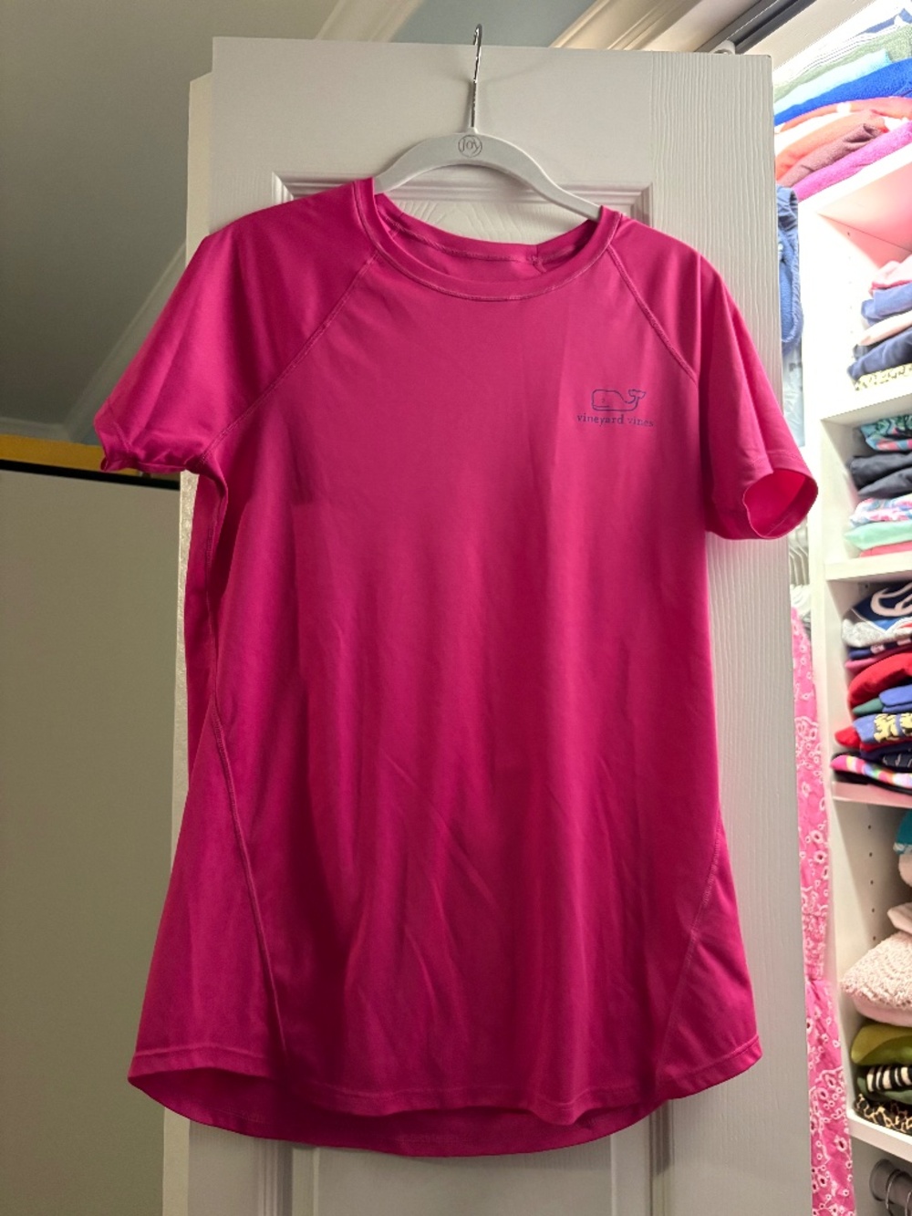 M pink shirt vineyard vines